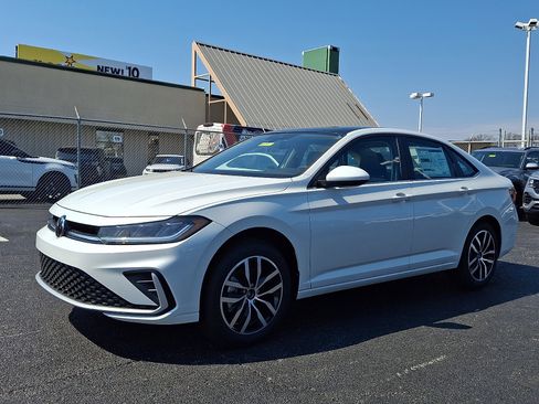 New 2026 Volkswagen Jetta SE FWD image 2