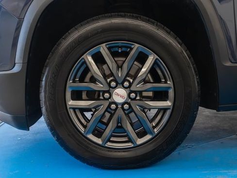 Used 2019 GMC Acadia SLT FWD image 2