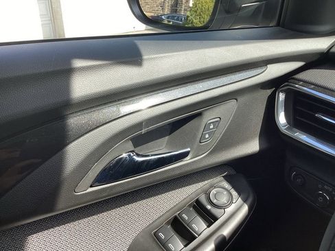 Used 2023 Chevrolet TrailBlazer LT w/ Convenience Package image 42