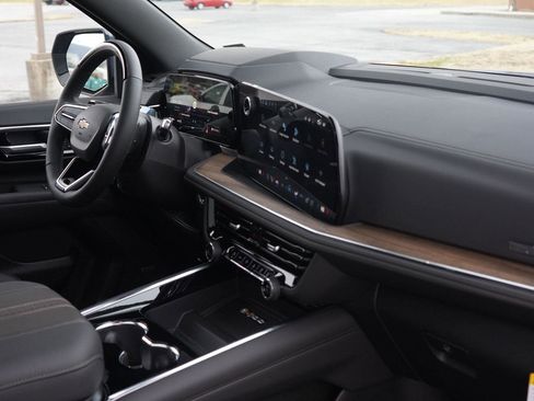 New 2026 Chevrolet Suburban High Country image 34