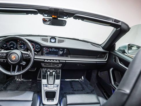 Certified 2022 Porsche 911 Carrera RWD image 15