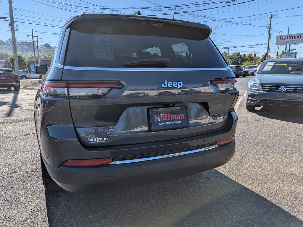 Used 2023 Jeep Grand Cherokee L Limited w/ Luxury Tech Group II AWD/4WD image 7