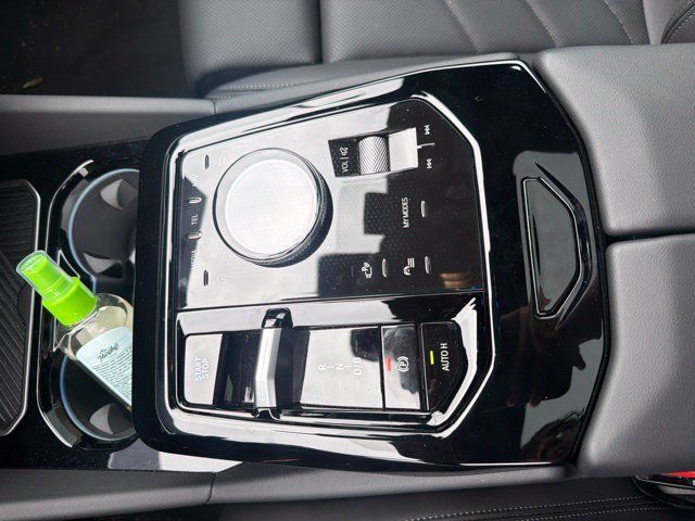 Used 2024 BMW i5 eDrive40i w/ Premium Package RWD image 12