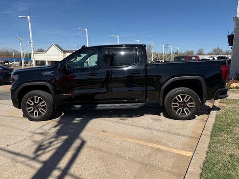 Used 2024 GMC Sierra 1500 AT4 w/ Technology Package image 5