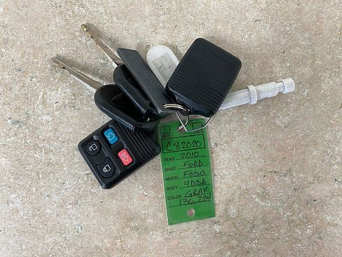 Used 2010 Ford Focus SE image 27