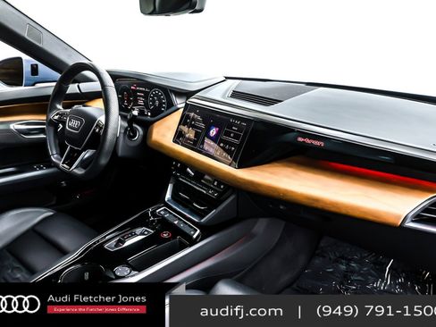 Used 2024 Audi e-tron GT Premium Plus image 15