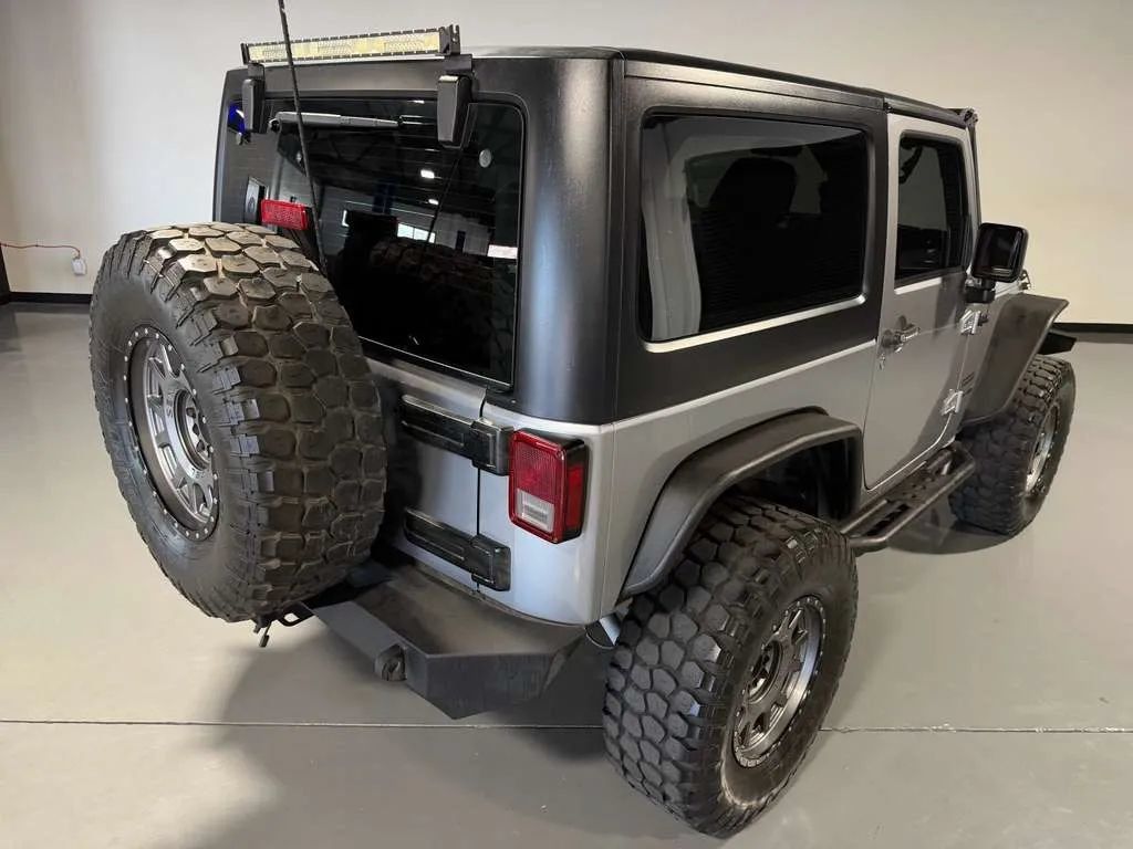 Used 2018 Jeep Wrangler Sport AWD/4WD image 18