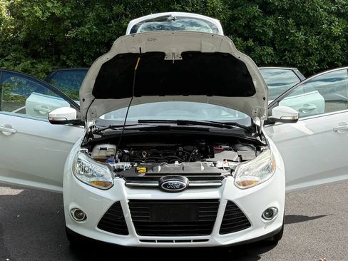 Used 2012 Ford Focus SEL FWD image 8