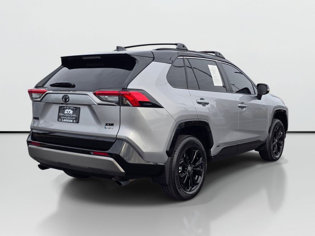 Used 2025 Toyota RAV4 XSE w/ Advanced Technology Package AWD/4WD image 5