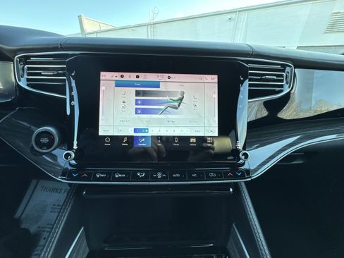 Used 2022 Jeep Wagoneer Series III w/ Convenience Group I image 18