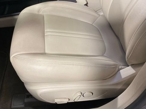 Used 2016 Lincoln MKZ FWD image 15