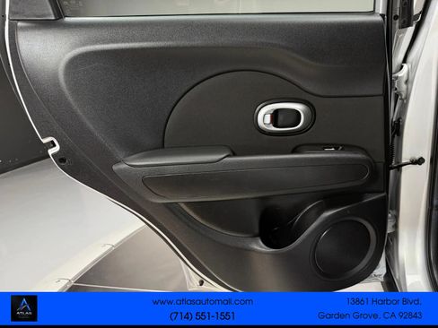 Used 2018 Kia Soul FWD image 17