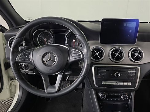 Used 2018 Mercedes-Benz GLA 250 image 9