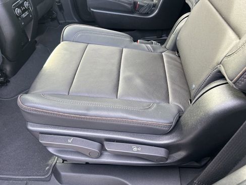 Used 2024 Chevrolet Tahoe High Country image 39