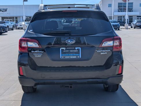 Used 2015 Subaru Outback 3.6R Limited AWD/4WD image 4