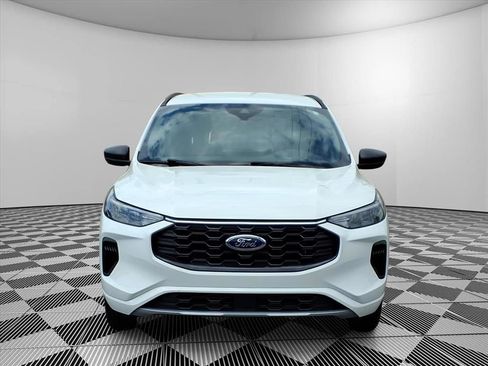 Used 2023 Ford Escape ST-Line w/ Tech Pack #1 AWD/4WD image 2