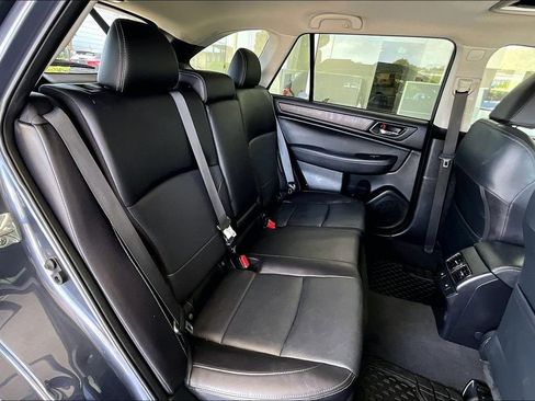 Used 2017 Subaru Outback 3.6R Limited AWD/4WD image 25