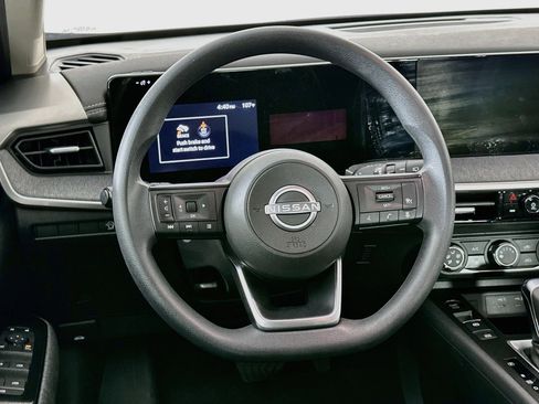Used 2025 Nissan Kicks SV FWD image 17
