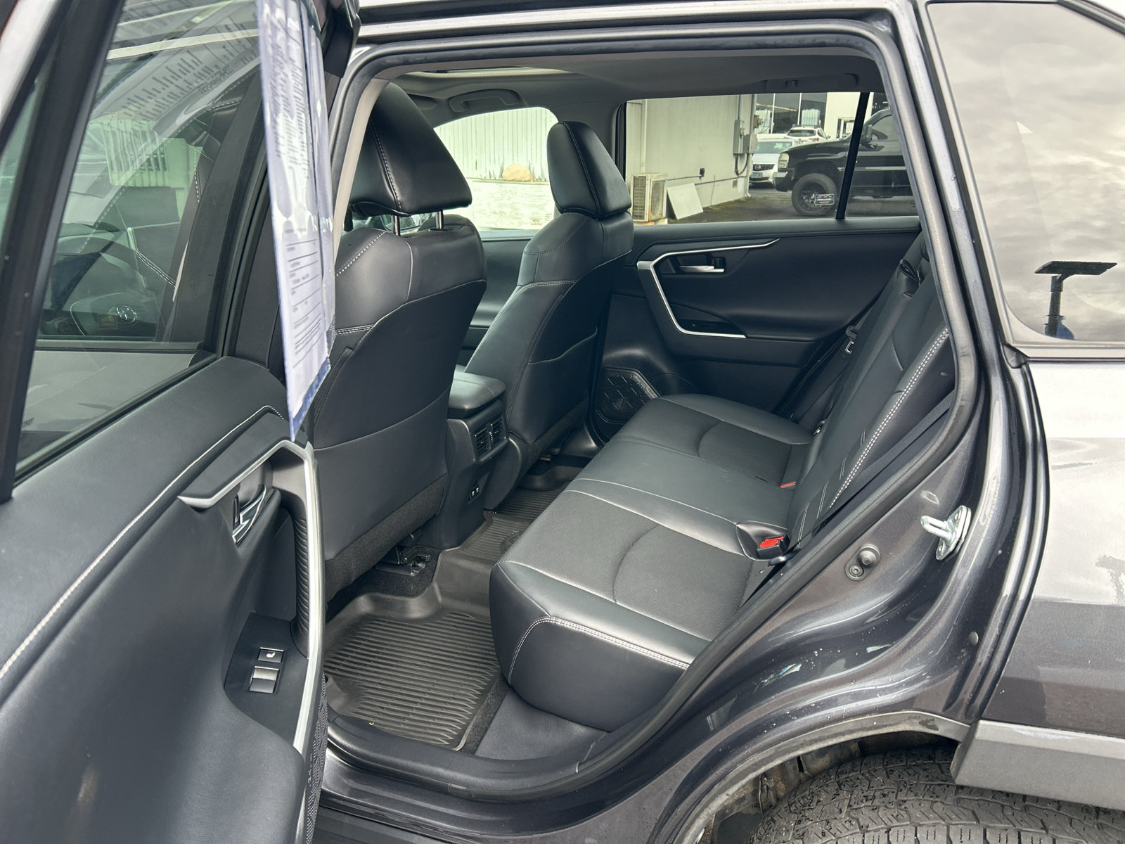 Used 2021 Toyota RAV4 Limited w/ Limited Grade Weather Package AWD/4WD image 27
