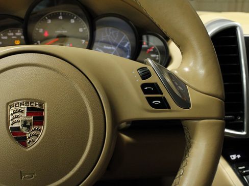 Used 2011 Porsche Cayenne S AWD/4WD image 38
