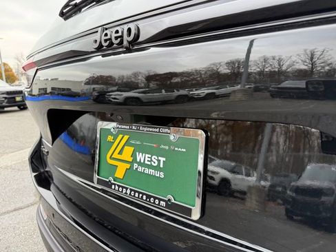 New 2025 Jeep Grand Cherokee Limited w/ Luxury Tech Group II image 7