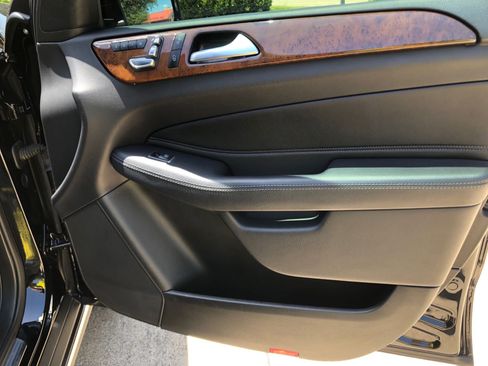 Used 2019 Mercedes-Benz GLS 450 4MATIC image 20