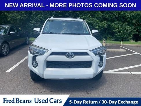 Used 2016 Toyota 4Runner SR5 AWD/4WD image 2