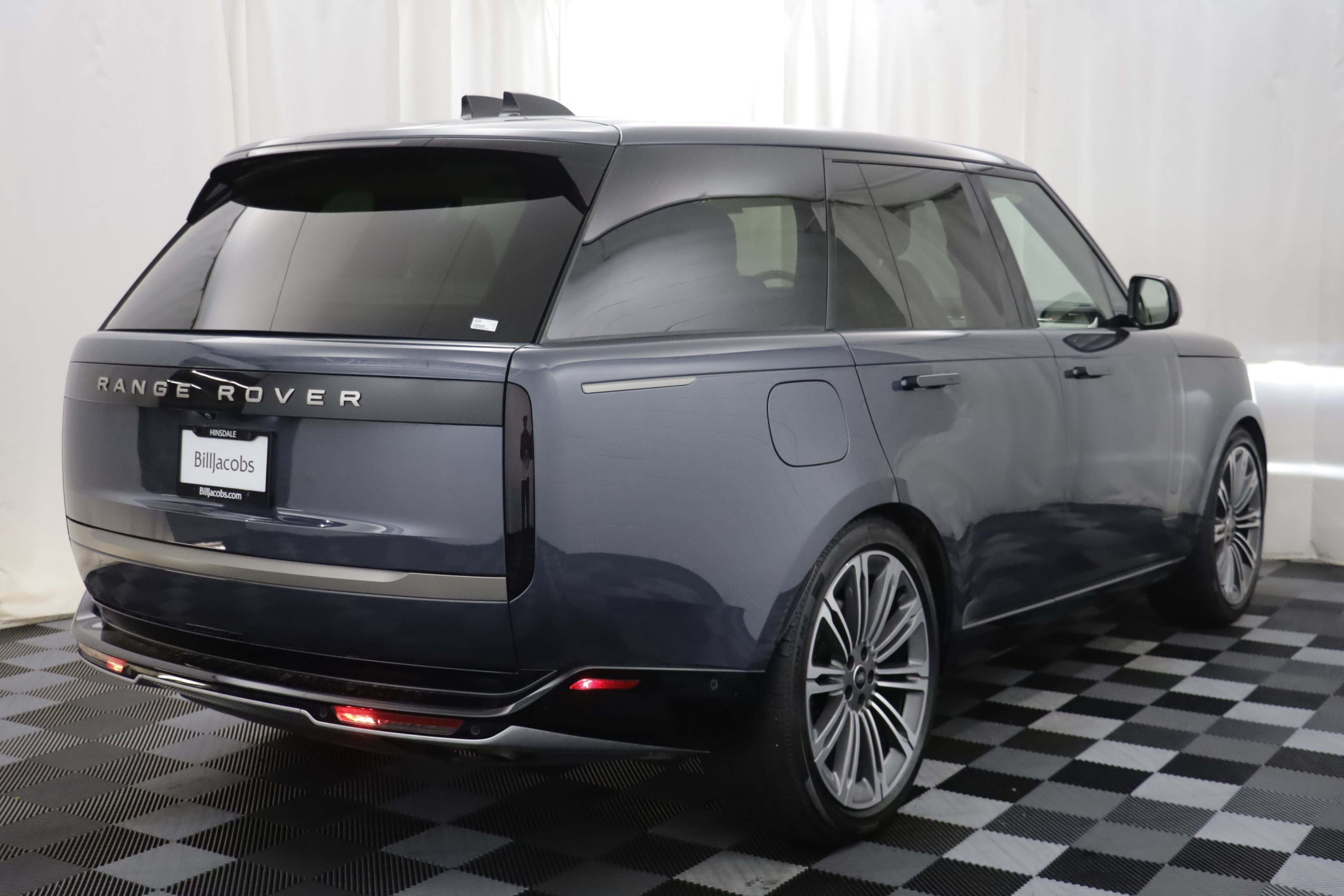 Certified 2025 Land Rover Range Rover SE AWD/4WD image 18