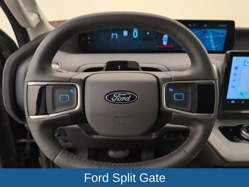 Used 2025 Ford Expedition Active image 44