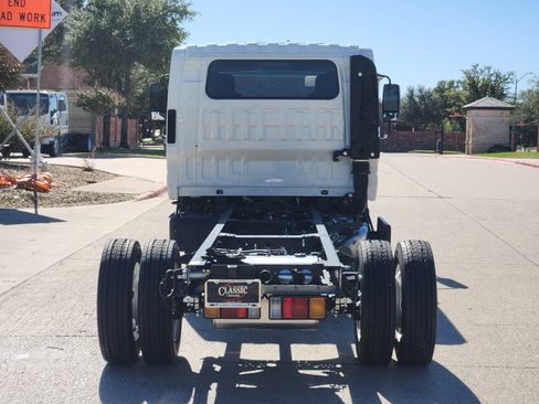 New 2024 Chevrolet Low Cab Forward image 11