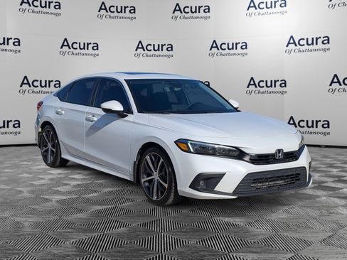 Used 2022 Honda Civic Touring image 2