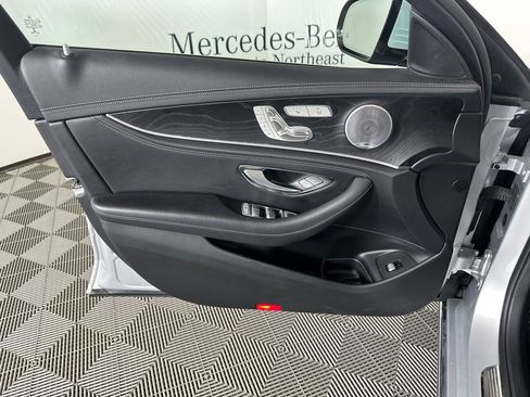 Used 2019 Mercedes-Benz E 300 4MATIC image 10