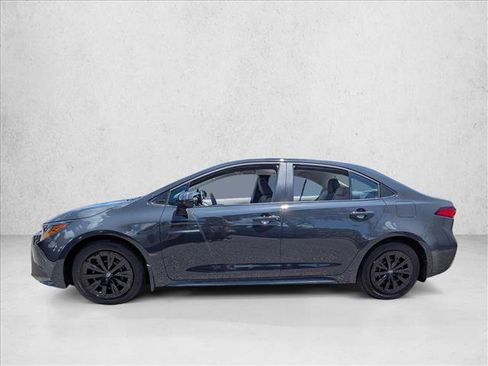 Used 2025 Toyota Corolla LE FWD image 9