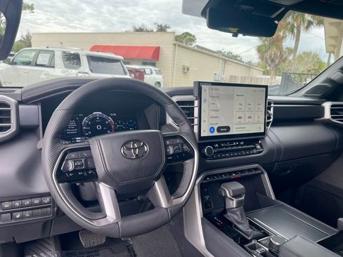 Used 2025 Toyota Sequoia Platinum image 14