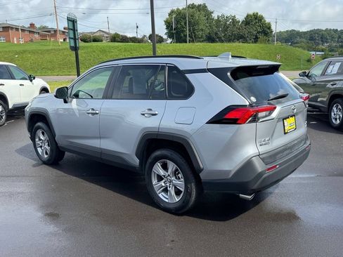 Used 2025 Toyota RAV4 XLE AWD/4WD image 5