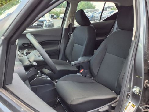 New 2025 Nissan Kicks Play S image 5