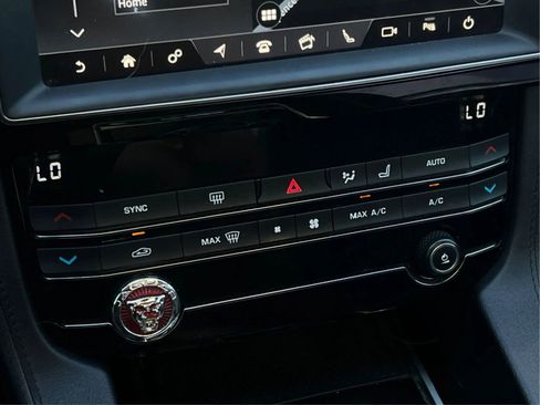 Used 2019 Jaguar F-PACE Prestige AWD/4WD image 40