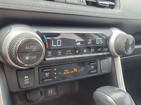 Used 2024 Toyota RAV4 Limited image 23