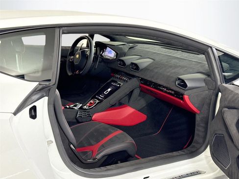 Used 2024 Lamborghini Huracan Tecnica image 28