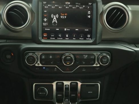 Used 2023 Jeep Wrangler Unlimited Rubicon 4xe w/ Cold Weather Group AWD/4WD image 37