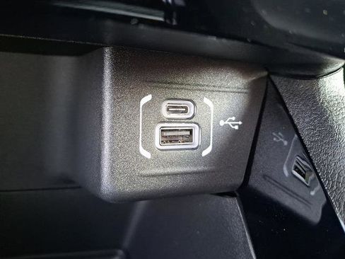 New 2026 Jeep Compass Limited image 18