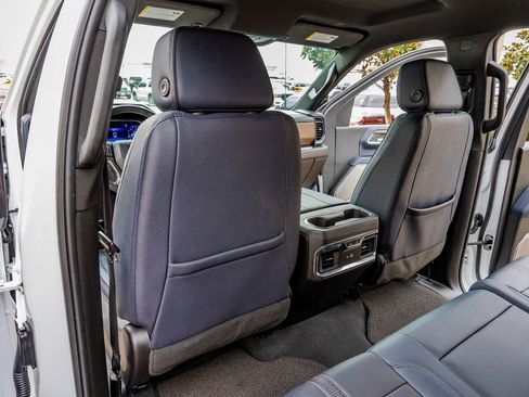 Used 2024 Chevrolet Silverado 3500 High Country w/ Technology Package image 34