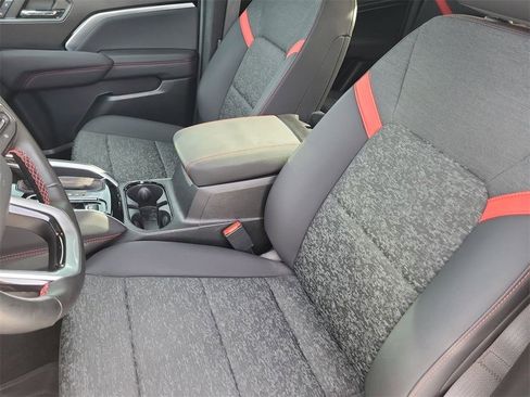 Used 2024 Chevrolet Colorado Z71 w/ Z71 Convenience Package 2 image 25