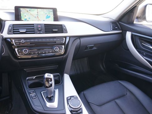 Used 2016 BMW 320i xDrive Sedan image 21