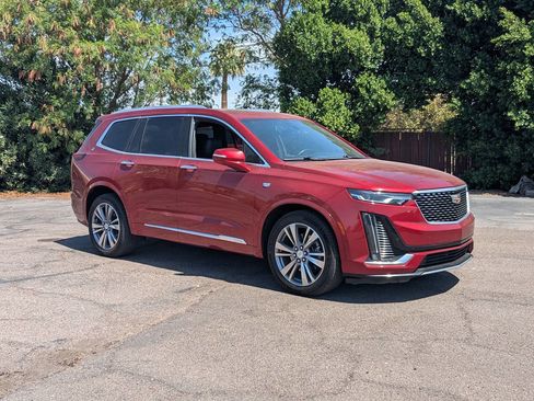 Used 2021 Cadillac XT6 Premium Luxury image 2