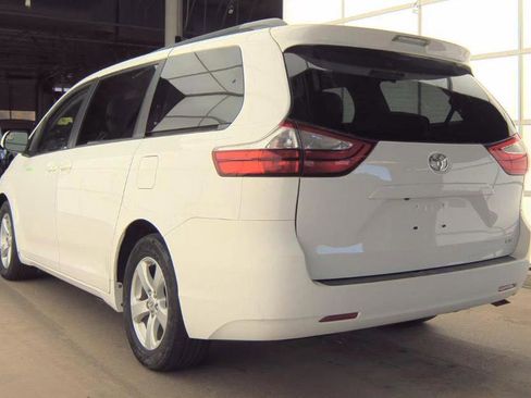 Used 2017 Toyota Sienna LE FWD image 5
