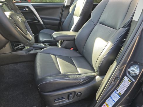 Used 2016 Toyota RAV4 Limited AWD/4WD image 22
