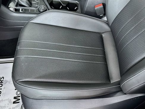 Used 2023 Volkswagen Tiguan SE AWD/4WD image 19