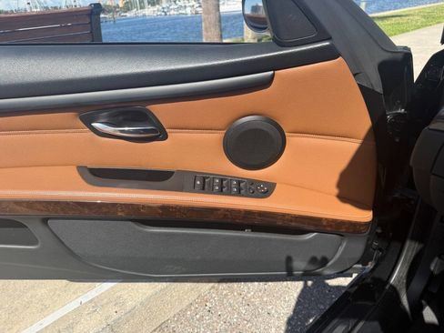 Used 2009 BMW 328i Convertible image 18