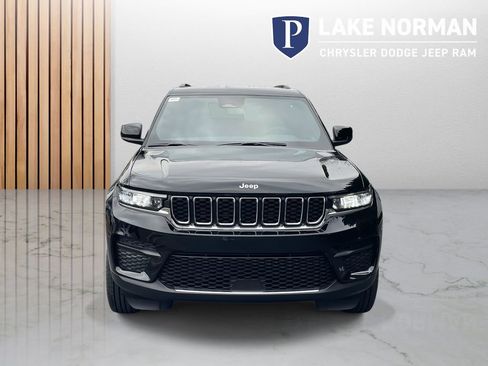 New 2025 Jeep Grand Cherokee Laredo w/ Luxury Tech Group I image 3
